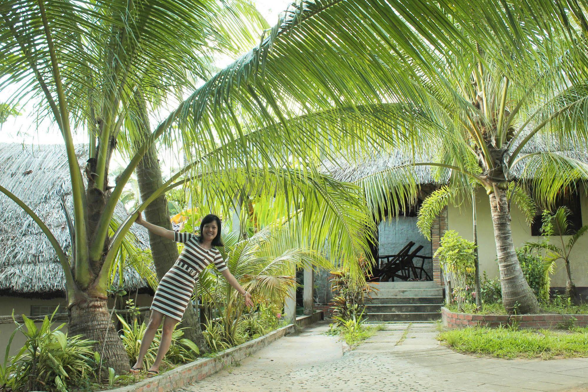 Lien Hiep Thanh Homestay & Beach Bar Фукуок Екстер'єр фото