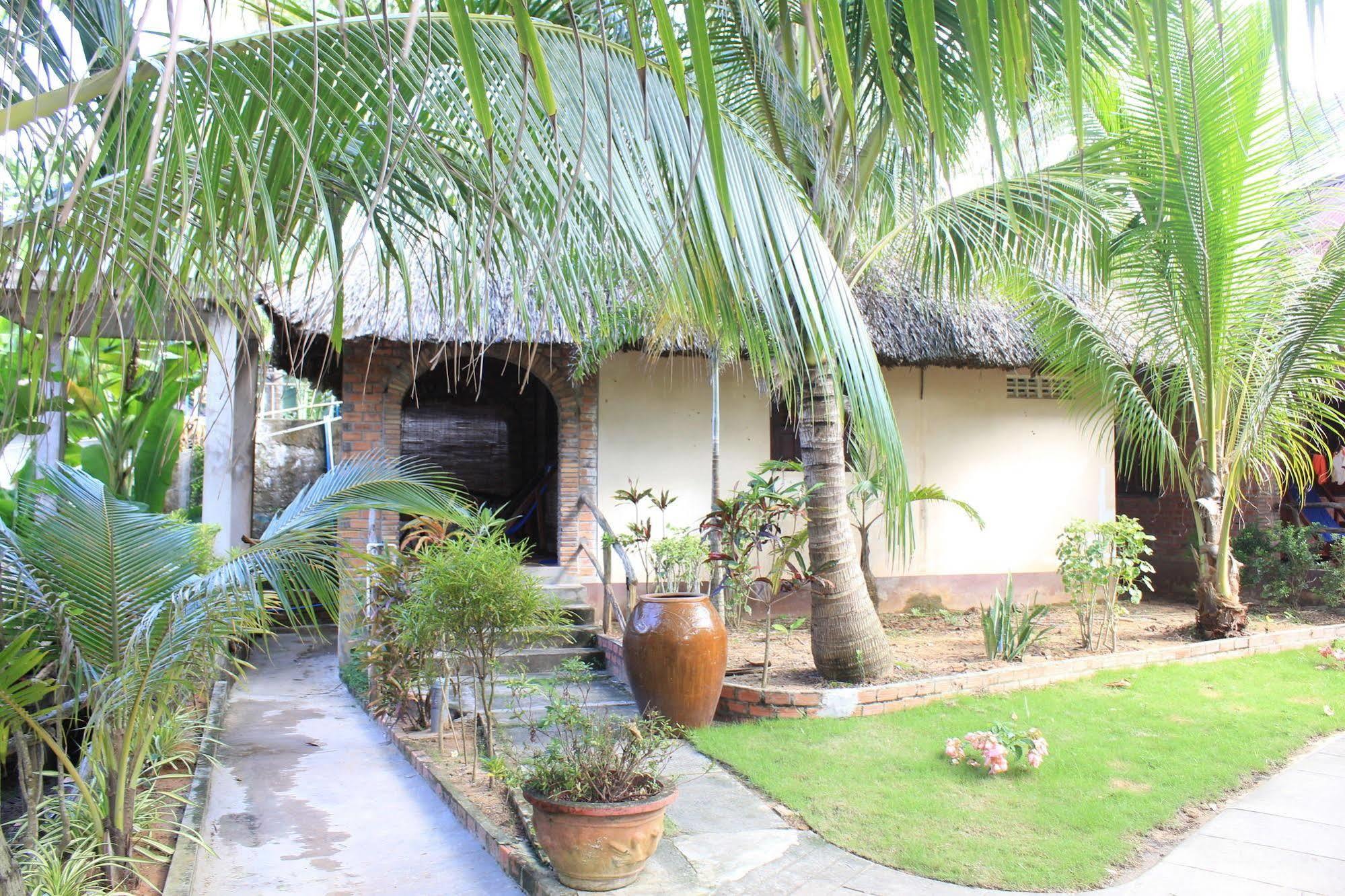 Lien Hiep Thanh Homestay & Beach Bar Фукуок Екстер'єр фото